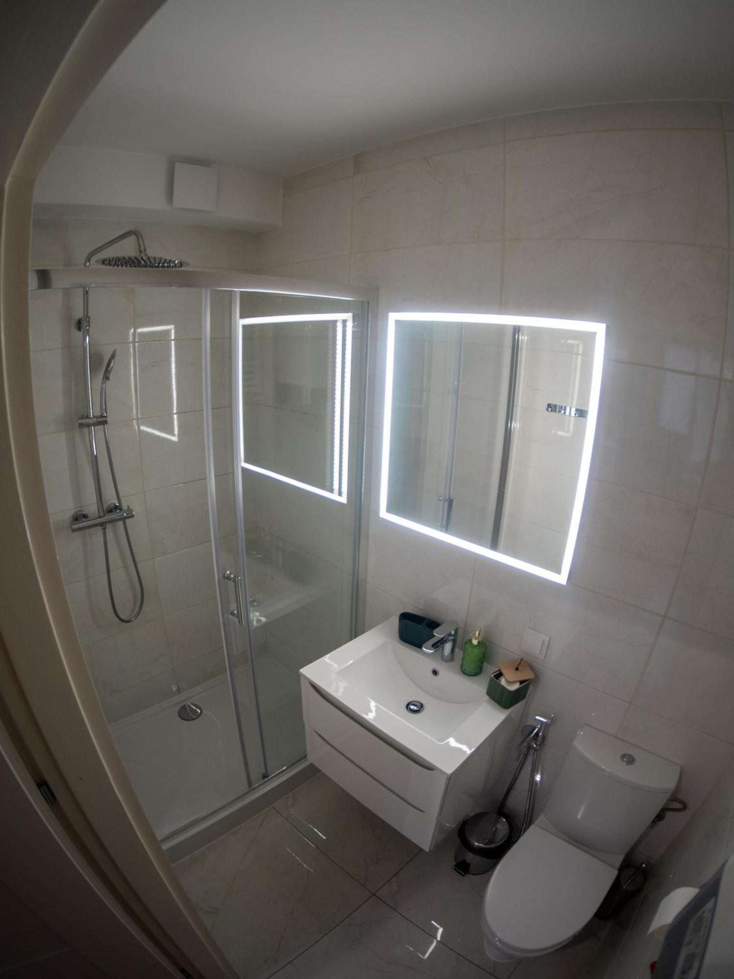 Apartament Classic Comfort Aleja Nmp 8 - Free Parking เชสโตฮอวา ภายนอก รูปภาพ