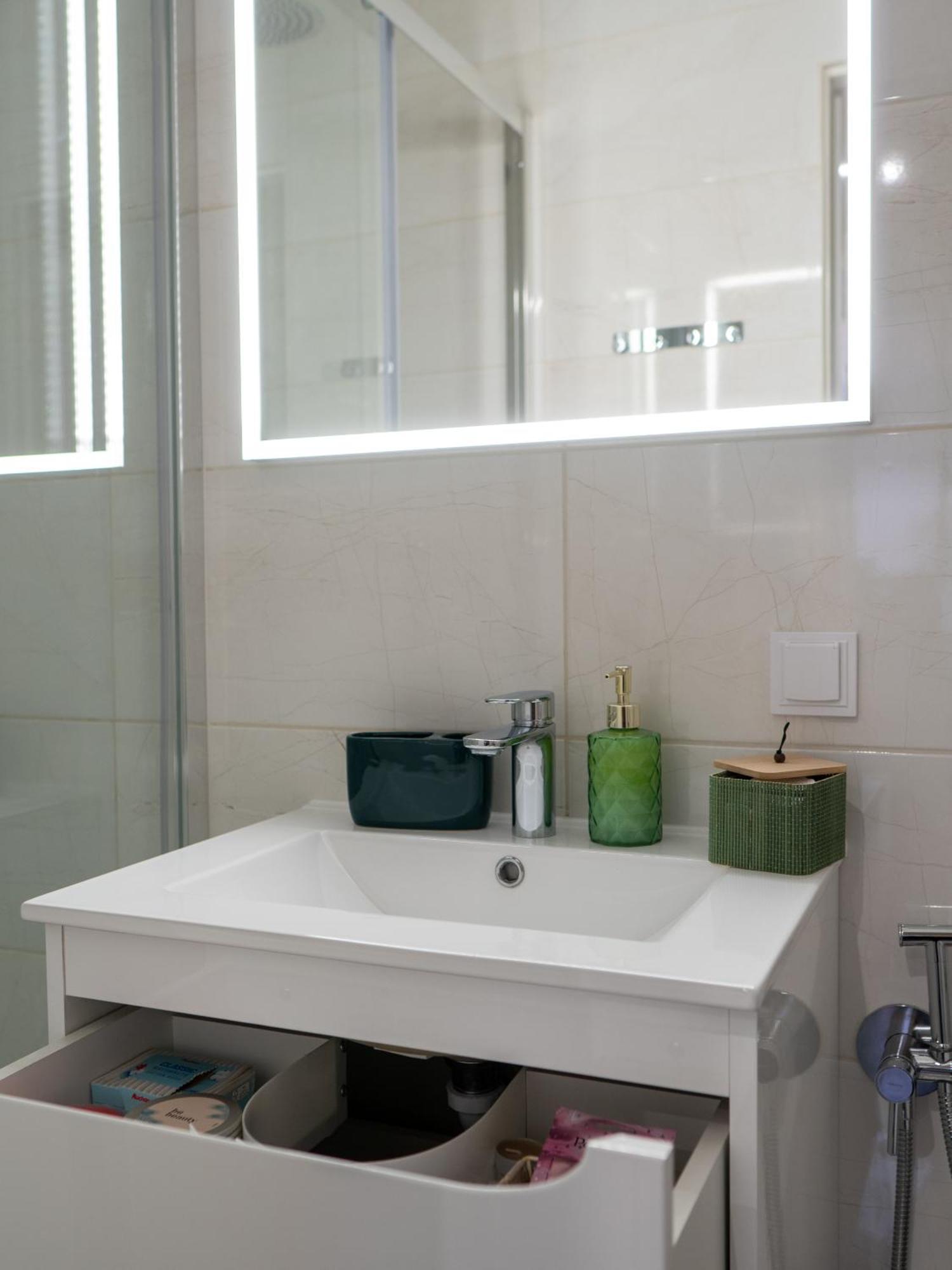 Apartament Classic Comfort Aleja Nmp 8 - Free Parking เชสโตฮอวา ภายนอก รูปภาพ