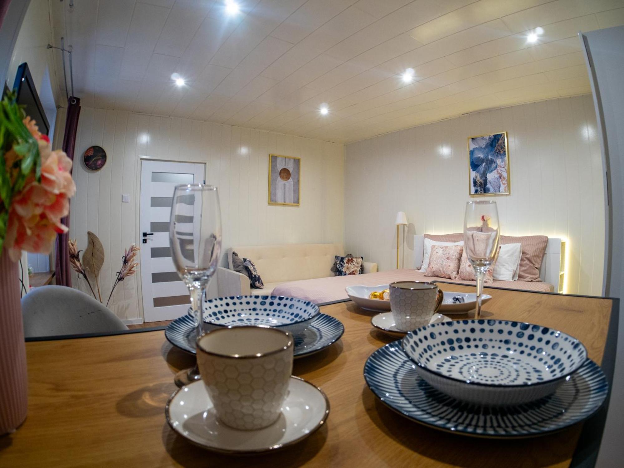 Apartament Classic Comfort Aleja Nmp 8 - Free Parking เชสโตฮอวา ภายนอก รูปภาพ