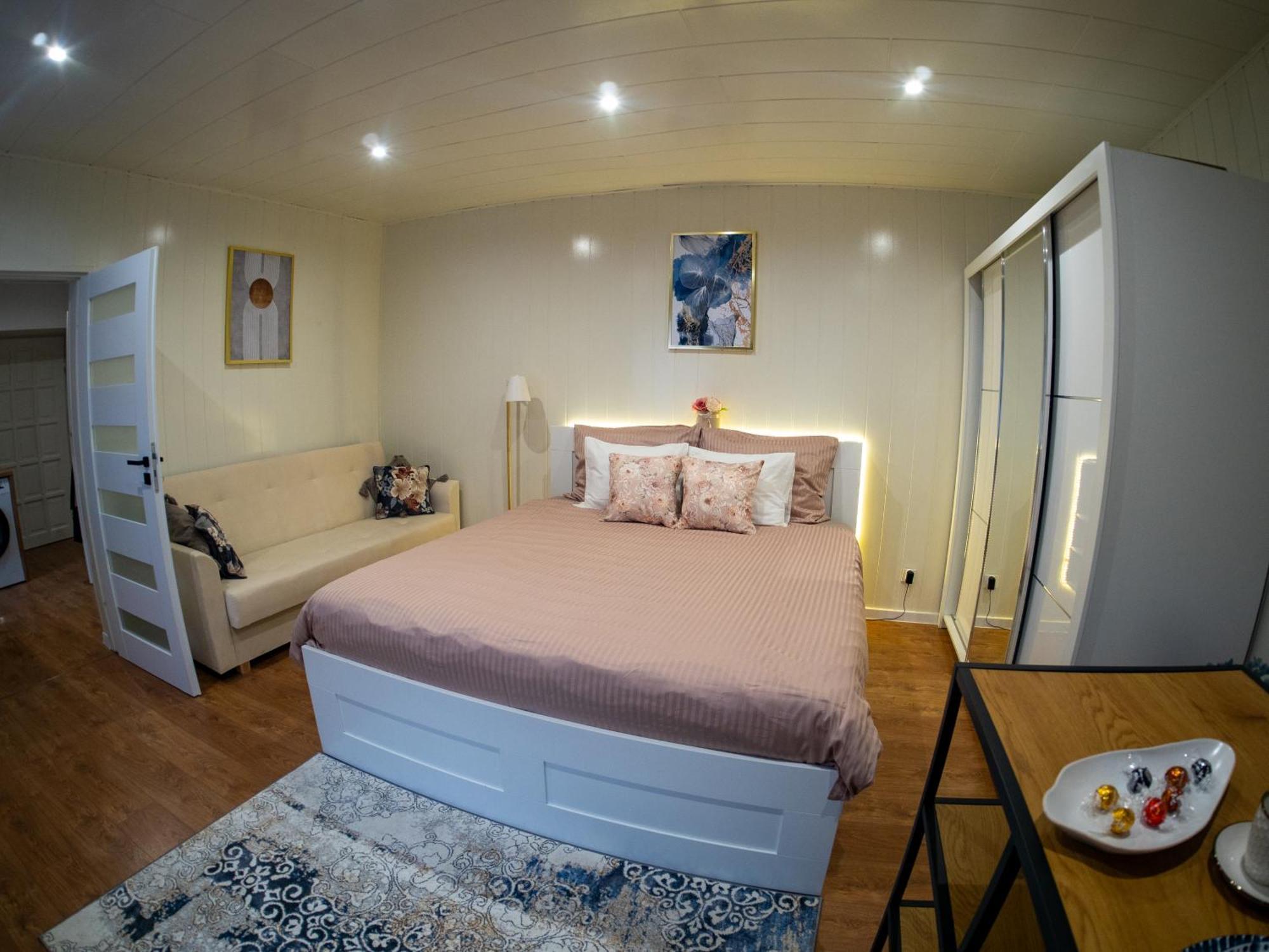 Apartament Classic Comfort Aleja Nmp 8 - Free Parking เชสโตฮอวา ภายนอก รูปภาพ