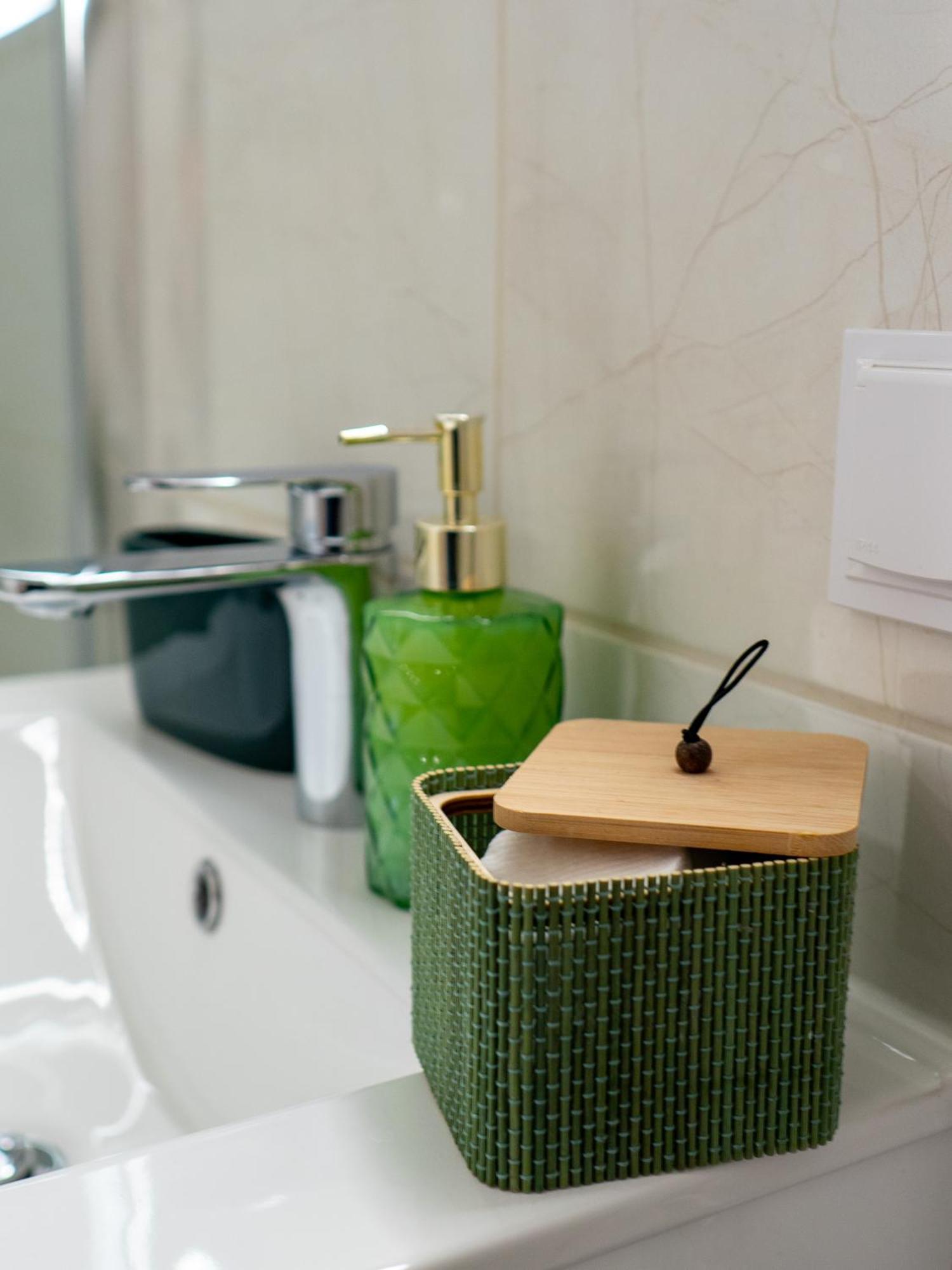 Apartament Classic Comfort Aleja Nmp 8 - Free Parking เชสโตฮอวา ภายนอก รูปภาพ