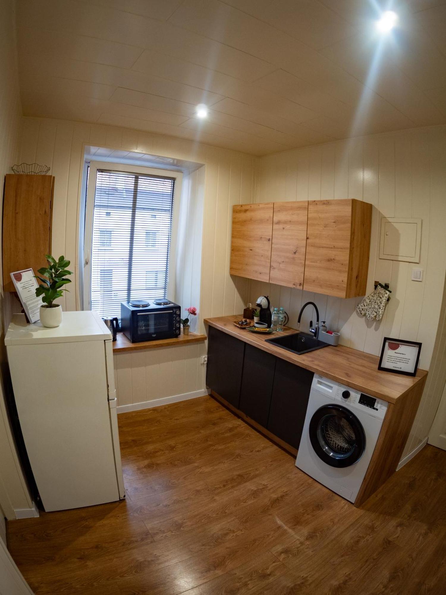 Apartament Classic Comfort Aleja Nmp 8 - Free Parking เชสโตฮอวา ภายนอก รูปภาพ