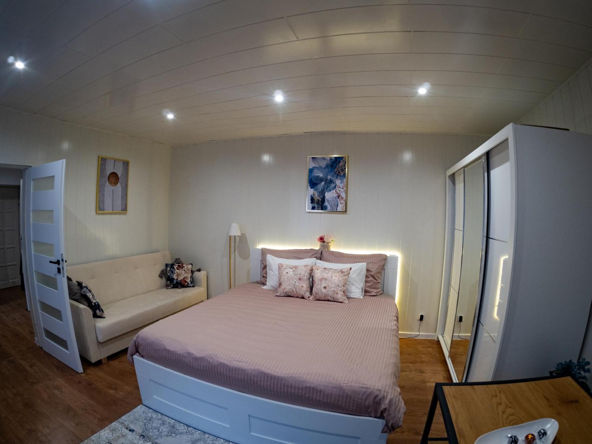 Apartament Classic Comfort Aleja Nmp 8 - Free Parking เชสโตฮอวา ภายนอก รูปภาพ